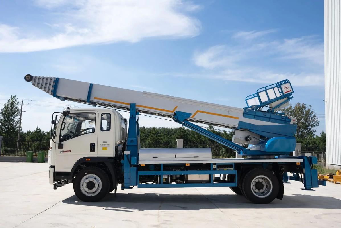 嵊泗县云梯上料车租赁费用